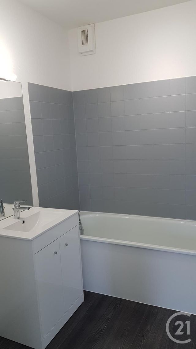 Appartement F3 &agrave; louer - 3 pi&egrave;ces - 81,02 m2 - St Mammes - 77 - ILE-DE-FRANCE