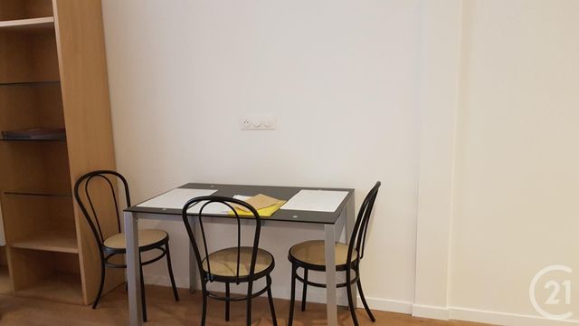 Appartement F2 &agrave; louer - 2 pi&egrave;ces - 45 m2 - Fontainebleau - 77 - ILE-DE-FRANCE