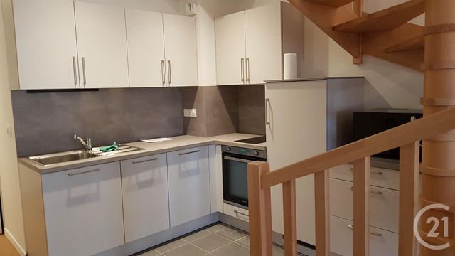 Appartement F2 &agrave; louer - 2 pi&egrave;ces - 45 m2 - Fontainebleau - 77 - ILE-DE-FRANCE