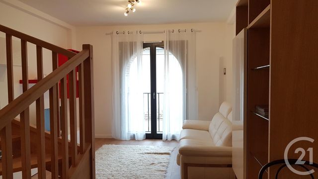 Appartement F2 &agrave; louer - 2 pi&egrave;ces - 45 m2 - Fontainebleau - 77 - ILE-DE-FRANCE