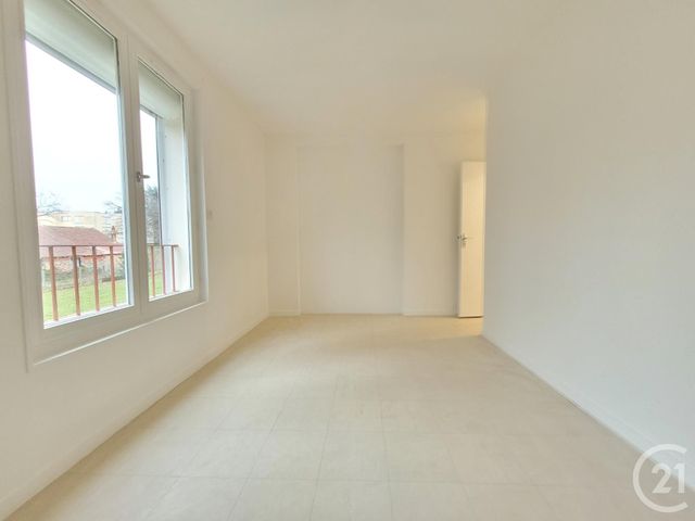 Appartement F4 &agrave; louer - 4 pi&egrave;ces - 80,07 m2 - St Mammes - 77 - ILE-DE-FRANCE