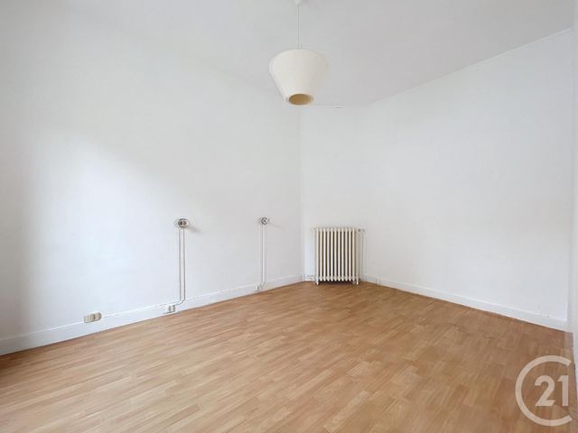 Maison &agrave; louer - 5 pi&egrave;ces - 102,28 m2 - Moret Loing Et Orvanne - 77 - ILE-DE-FRANCE