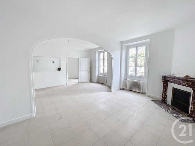 Maison &agrave; louer - 5 pi&egrave;ces - 102,28 m2 - Moret Loing Et Orvanne - 77 - ILE-DE-FRANCE