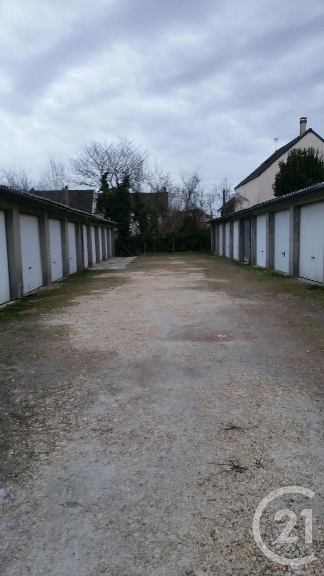 Parking &agrave; louer - 12 m2 - Moret Sur Loing - 77 - ILE-DE-FRANCE