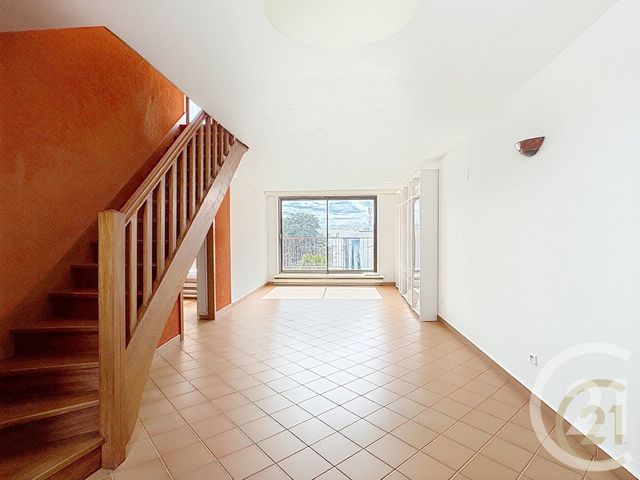 Appartement F3 &agrave; louer - 3 pi&egrave;ces - 87,20 m2 - Fontainebleau - 77 - ILE-DE-FRANCE