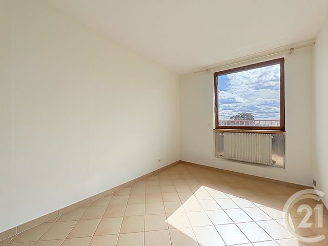 Appartement F3 &agrave; louer - 3 pi&egrave;ces - 87,20 m2 - Fontainebleau - 77 - ILE-DE-FRANCE