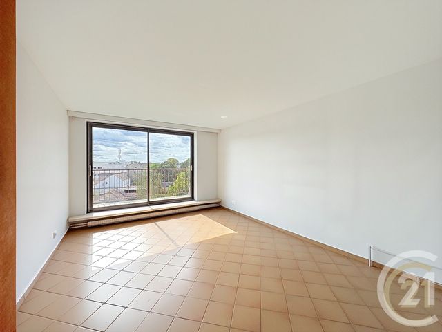 Appartement F3 &agrave; louer - 3 pi&egrave;ces - 87,20 m2 - Fontainebleau - 77 - ILE-DE-FRANCE