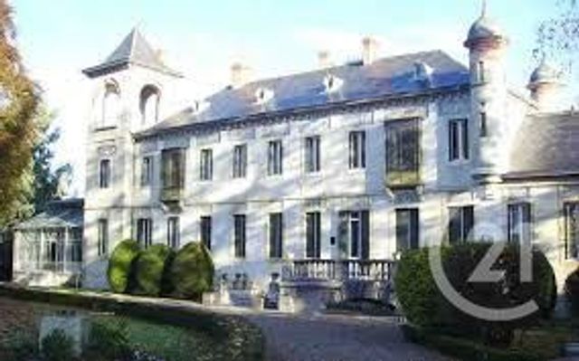 Appartement Studio &agrave; louer - 1 pi&egrave;ce - 17 m2 - Lavelanet - 09 - MIDI-PYRENEES