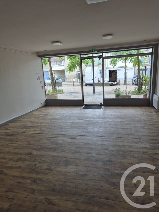 Local commercial à louer - 150.0 m2 - 09 - Ariege