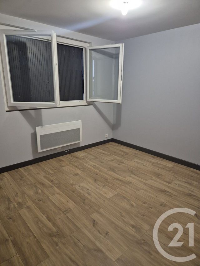Appartement T2 &agrave; louer - 2 pi&egrave;ces - 33,19 m2 - Lavelanet - 09 - MIDI-PYRENEES