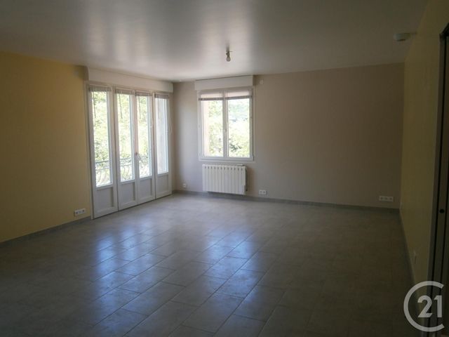 Appartement F4 &agrave; louer - 4 pi&egrave;ces - 87 m2 - Lavelanet - 09 - MIDI-PYRENEES