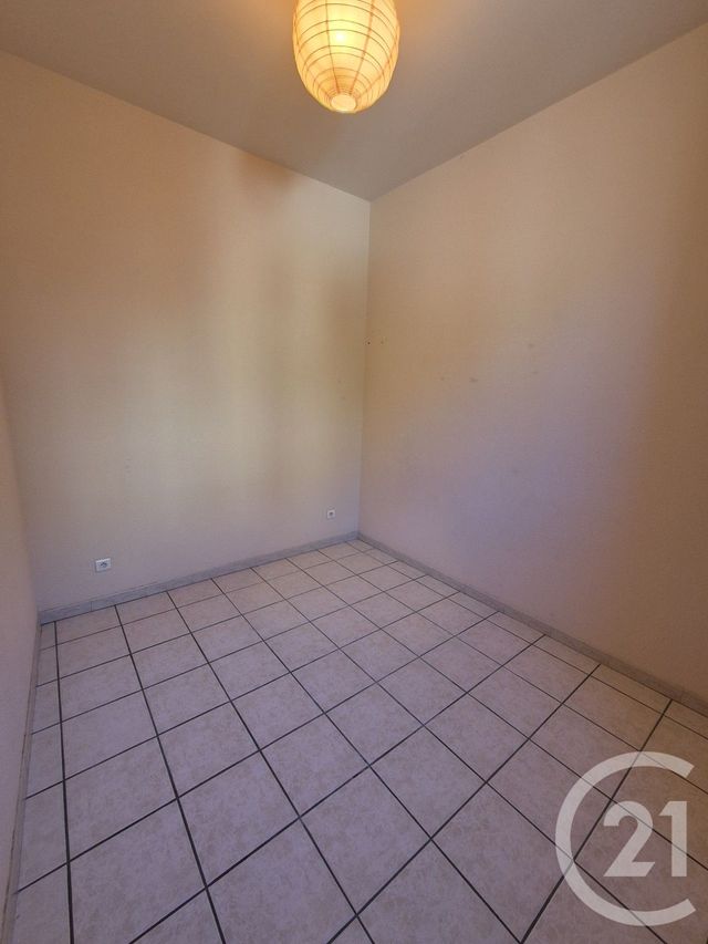 Appartement T3 &agrave; louer - 3 pi&egrave;ces - 77,63 m2 - Mirepoix - 09 - MIDI-PYRENEES