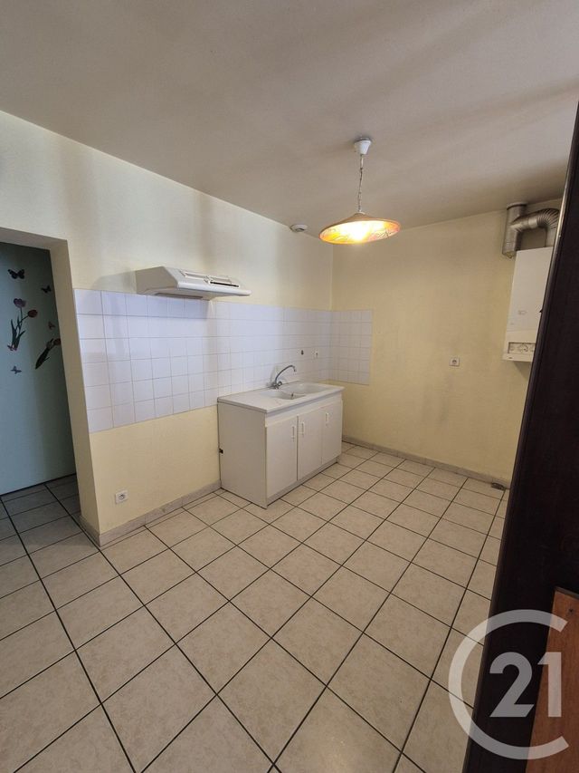 Appartement T3 &agrave; louer - 3 pi&egrave;ces - 77,63 m2 - Mirepoix - 09 - MIDI-PYRENEES