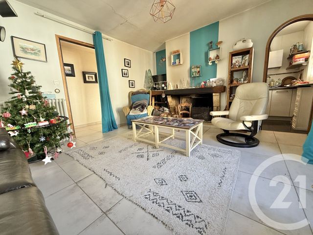 Appartement T3 &agrave; louer - 4 pi&egrave;ces - 101,32 m2 - Lavelanet - 09 - MIDI-PYRENEES