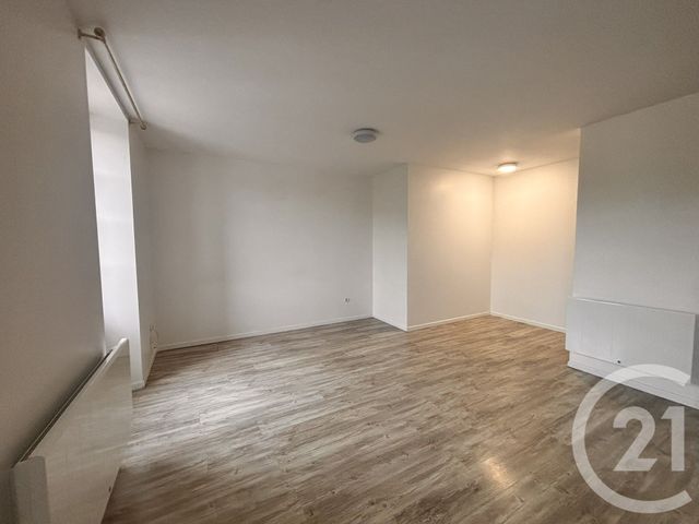 Appartement T3 &agrave; louer - 3 pi&egrave;ces - 74 m2 - Besset - 09 - MIDI-PYRENEES