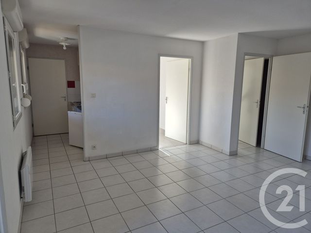 Appartement T2 &agrave; louer - 2 pi&egrave;ces - 52 m2 - Lavelanet - 09 - MIDI-PYRENEES