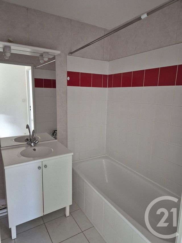 Appartement T2 &agrave; louer - 2 pi&egrave;ces - 52 m2 - Lavelanet - 09 - MIDI-PYRENEES