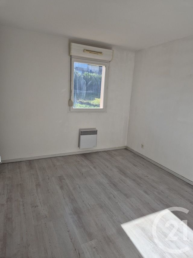 Appartement T2 &agrave; louer - 2 pi&egrave;ces - 52 m2 - Lavelanet - 09 - MIDI-PYRENEES
