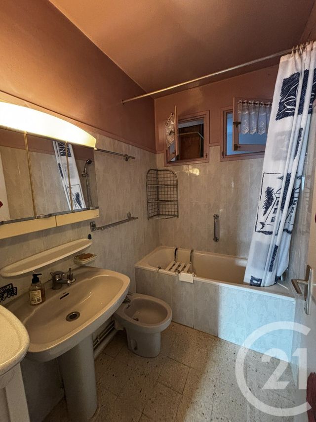 Appartement T3 &agrave; louer - 3 pi&egrave;ces - 61,46 m2 - Lavelanet - 09 - MIDI-PYRENEES