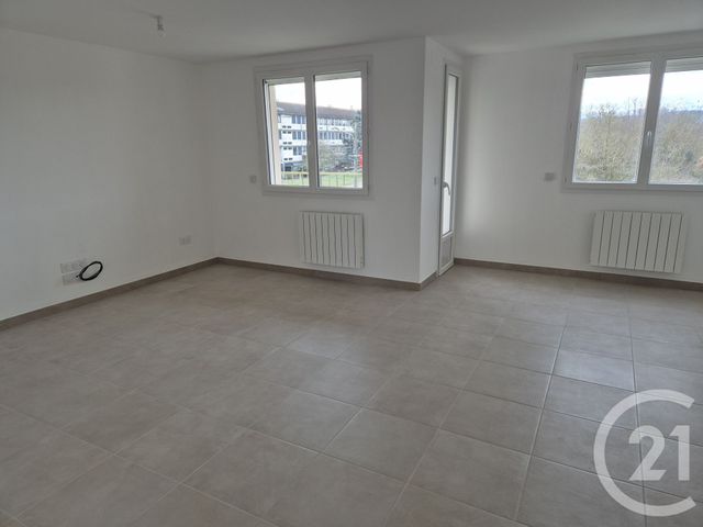Appartement T3 &agrave; louer - 3 pi&egrave;ces - 69,86 m2 - Mirepoix - 09 - MIDI-PYRENEES