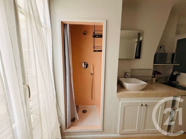Appartement F1 &agrave; louer - 1 pi&egrave;ce - 11 m2 - Paris - 75007 - ILE-DE-FRANCE