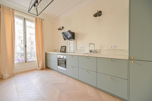 Appartement F5 &agrave; louer - 5 pi&egrave;ces - 92,40 m2 - Paris - 75007 - ILE-DE-FRANCE