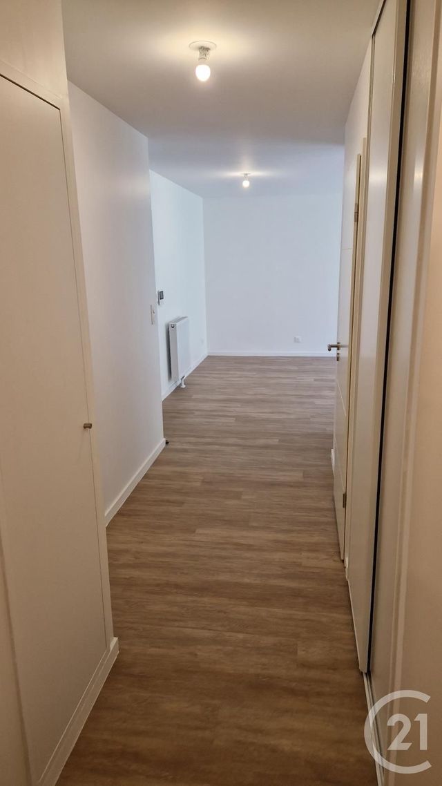 Appartement F3 &agrave; louer - 3 pi&egrave;ces - 71,30 m2 - Les Hopitaux Neufs - 25 - FRANCHE-COMTE