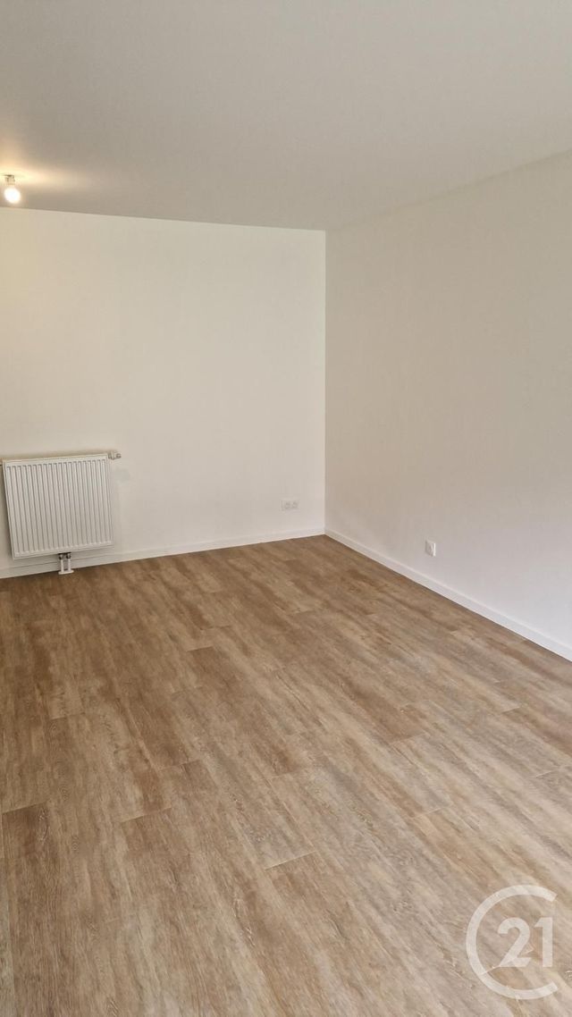 Appartement F3 &agrave; louer - 3 pi&egrave;ces - 71,30 m2 - Les Hopitaux Neufs - 25 - FRANCHE-COMTE