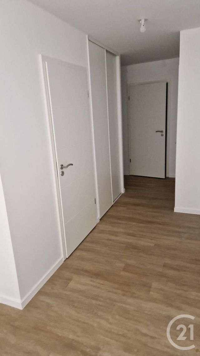 Appartement F3 &agrave; louer - 3 pi&egrave;ces - 71,30 m2 - Les Hopitaux Neufs - 25 - FRANCHE-COMTE