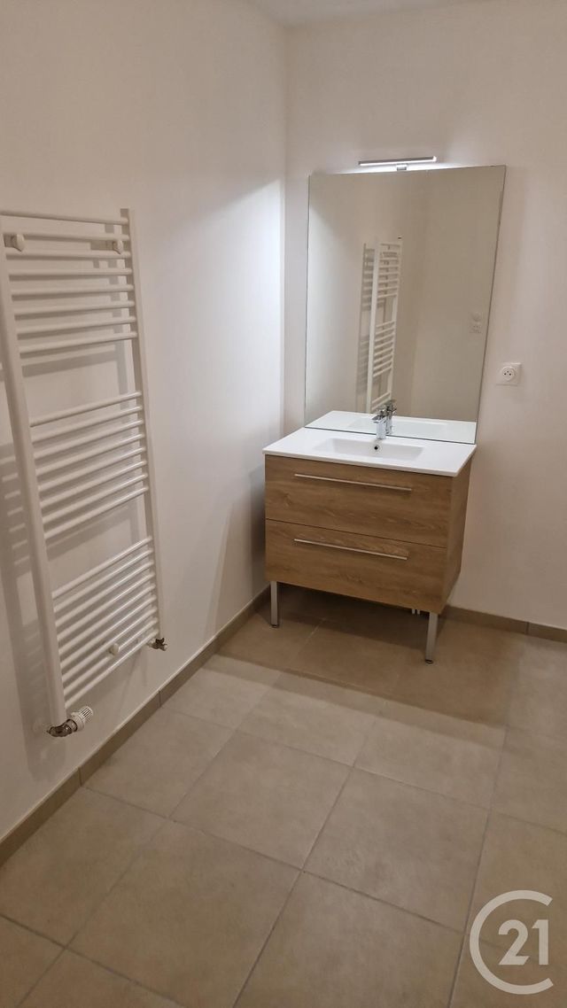 Appartement F3 &agrave; louer - 3 pi&egrave;ces - 71,30 m2 - Les Hopitaux Neufs - 25 - FRANCHE-COMTE