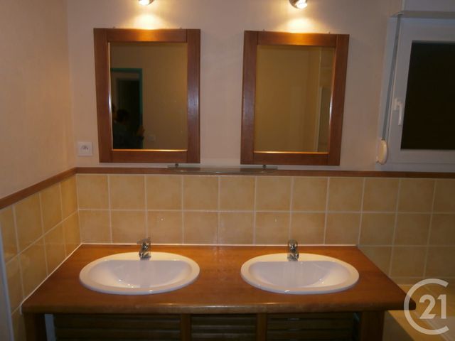 Appartement F4 &agrave; louer - 4 pi&egrave;ces - 108 m2 - Les Grangettes - 25 - FRANCHE-COMTE