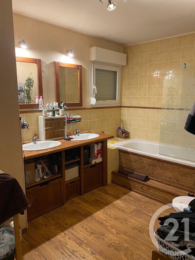 Appartement F4 &agrave; louer - 4 pi&egrave;ces - 108 m2 - Les Grangettes - 25 - FRANCHE-COMTE