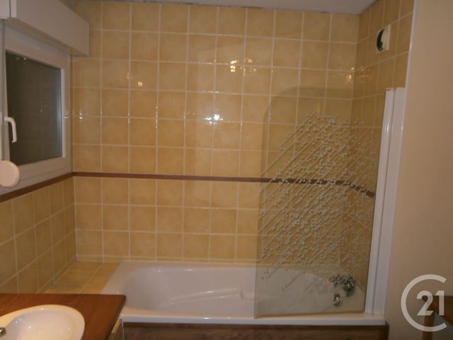 Appartement F4 &agrave; louer - 4 pi&egrave;ces - 108 m2 - Les Grangettes - 25 - FRANCHE-COMTE