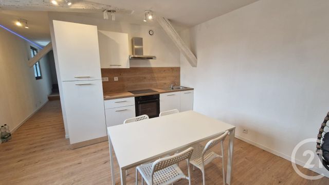 Appartement Duplex &agrave; louer - 3 pi&egrave;ces - 70,29 m2 - Les Hopitaux Neufs - 25 - FRANCHE-COMTE