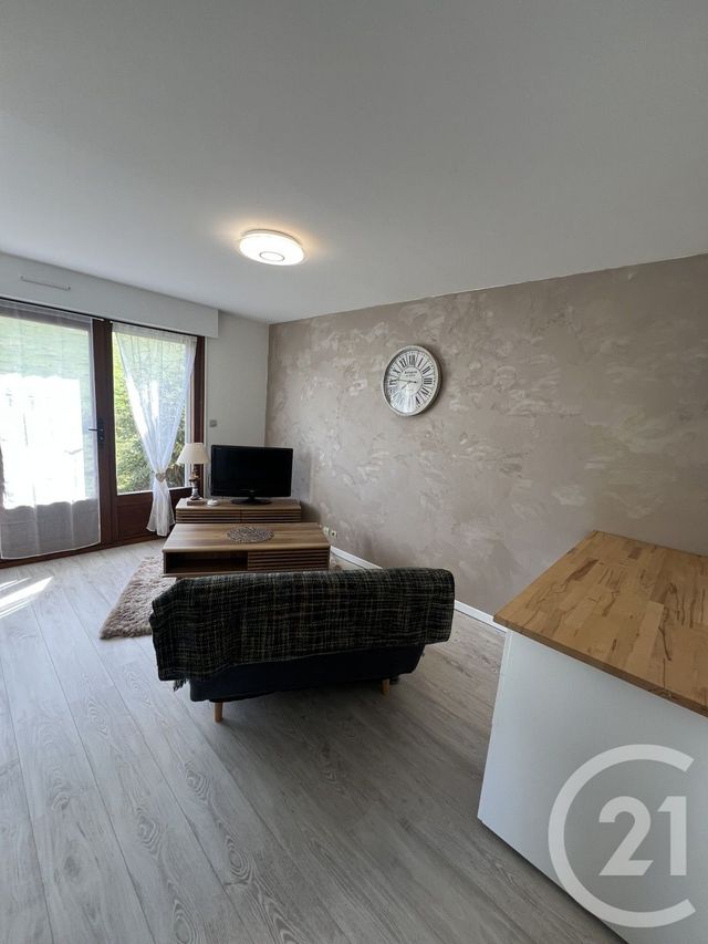 Appartement F2 &agrave; louer - 2 pi&egrave;ces - 33,90 m2 - Longevilles Mont D Or - 25 - FRANCHE-COMTE