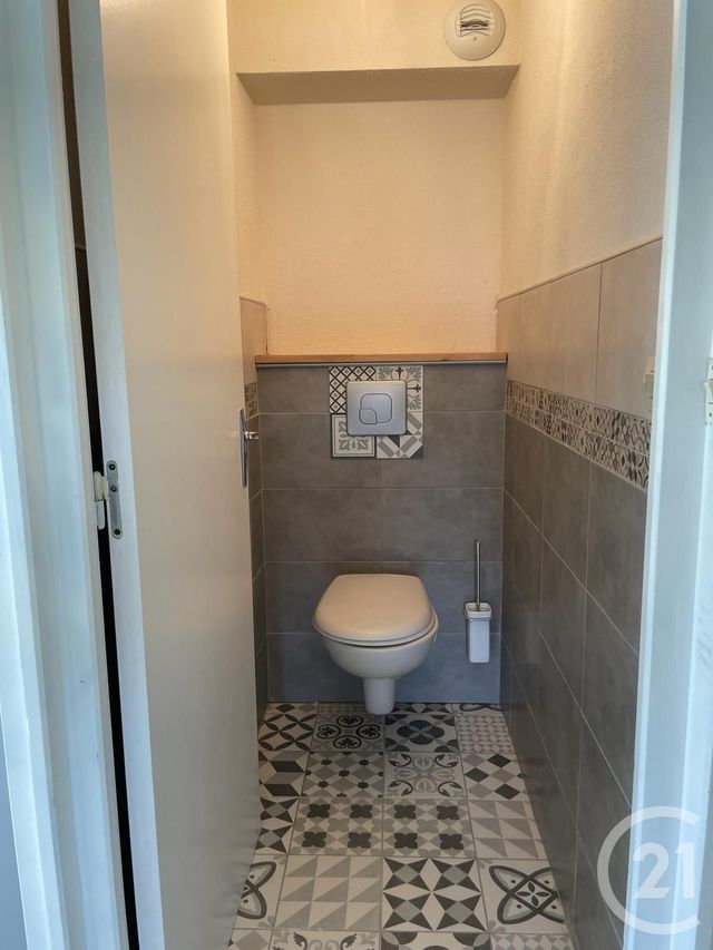 Appartement F2 &agrave; louer - 2 pi&egrave;ces - 33,90 m2 - Longevilles Mont D Or - 25 - FRANCHE-COMTE