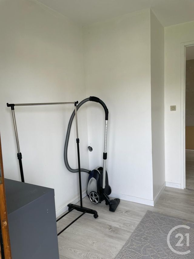 Appartement F2 &agrave; louer - 2 pi&egrave;ces - 33,90 m2 - Longevilles Mont D Or - 25 - FRANCHE-COMTE