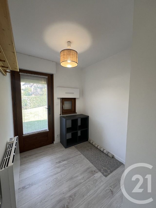 Appartement F2 &agrave; louer - 2 pi&egrave;ces - 33,90 m2 - Longevilles Mont D Or - 25 - FRANCHE-COMTE