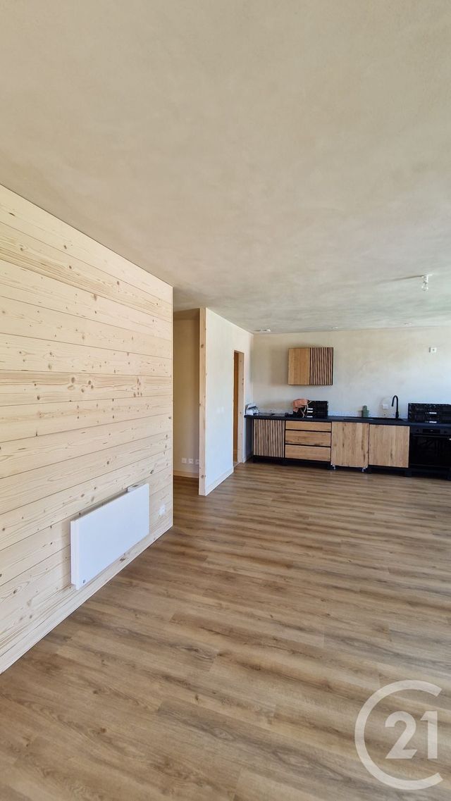 Appartement F3 &agrave; louer - 3 pi&egrave;ces - 100 m2 - Remoray Boujeons - 25 - FRANCHE-COMTE