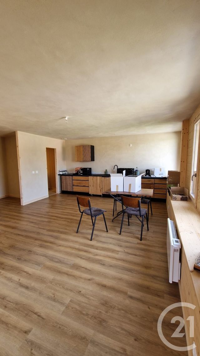 Appartement F3 &agrave; louer - 3 pi&egrave;ces - 100 m2 - Remoray Boujeons - 25 - FRANCHE-COMTE