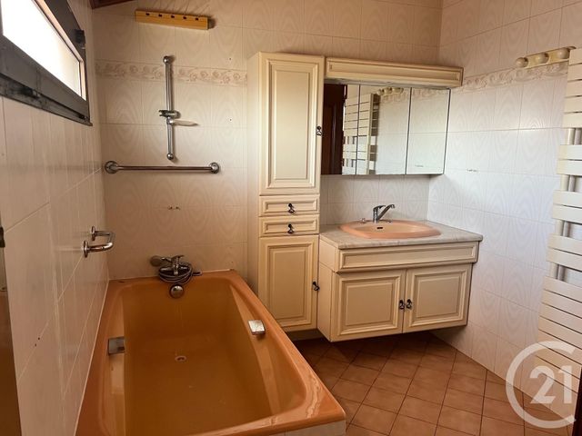 Appartement F4 à vendre - 4 pièces - 116,31 m2 - St Jean De Monts - 85 - PAYS-DE-LOIRE