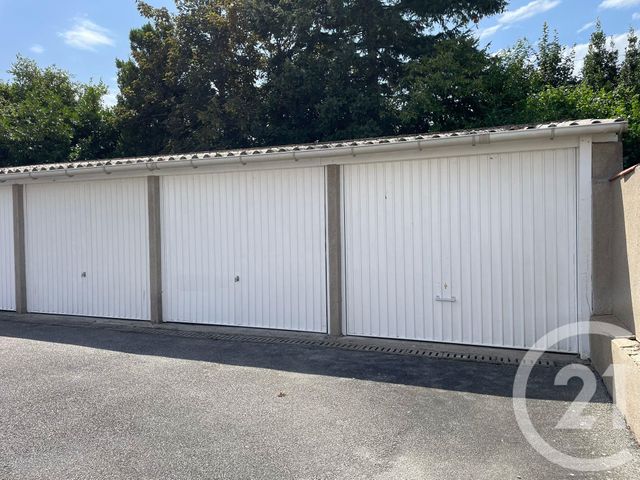 Parking &agrave; louer - 14 m2 - La Roche Sur Yon - 85 - PAYS-DE-LOIRE