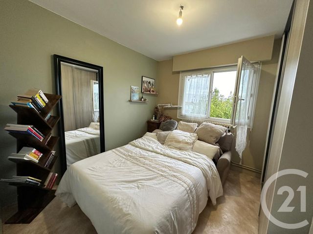 Appartement F4 à vendre - 4 pièces - 75,30 m2 - La Roche Sur Yon - 85 - PAYS-DE-LOIRE