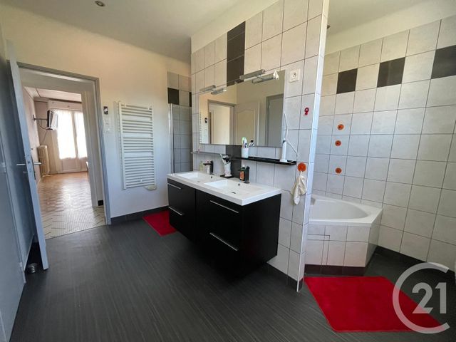 Maison à vendre - 7 pièces - 150 m2 - La Roche Sur Yon - 85 - PAYS-DE-LOIRE