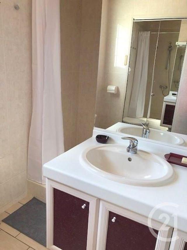 Maison à louer - 7 pièces - 117 m2 - La Roche Sur Yon - 85 - PAYS-DE-LOIRE