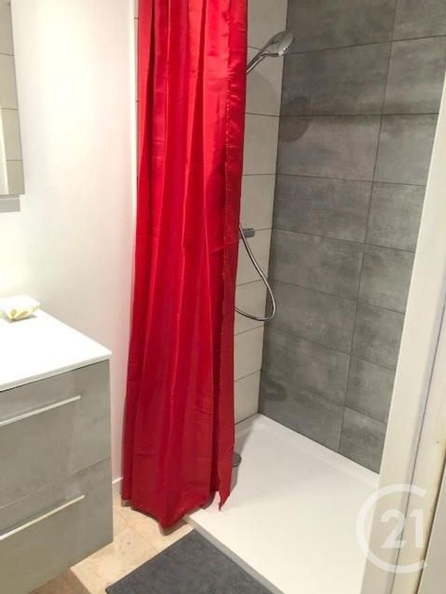 Maison à louer - 7 pièces - 117 m2 - La Roche Sur Yon - 85 - PAYS-DE-LOIRE