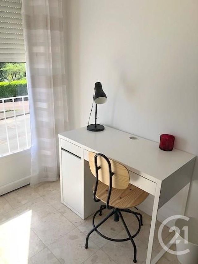 Maison à louer - 7 pièces - 117 m2 - La Roche Sur Yon - 85 - PAYS-DE-LOIRE