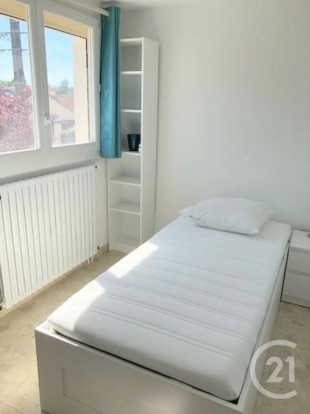 Maison à louer - 7 pièces - 117 m2 - La Roche Sur Yon - 85 - PAYS-DE-LOIRE