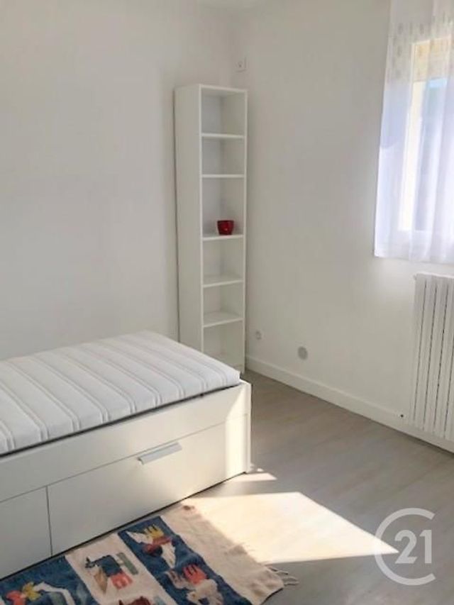 Maison à louer - 7 pièces - 117 m2 - La Roche Sur Yon - 85 - PAYS-DE-LOIRE