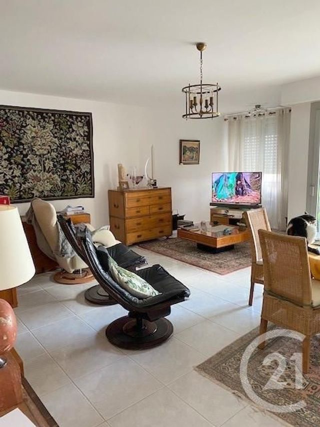 Appartement F5 &agrave; vendre - 5 pi&egrave;ces - 101,66 m2 - La Roche Sur Yon - 85 - PAYS-DE-LOIRE